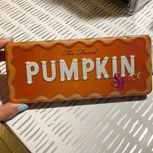 Too faced Pumpkin spice eyeshadow palette